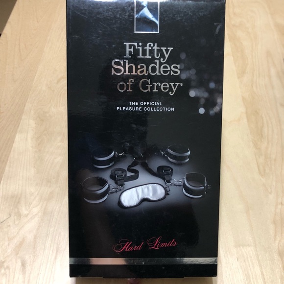 Fifty Shades of Grey Official Pleasure Collection. - Picture 1 of 5
